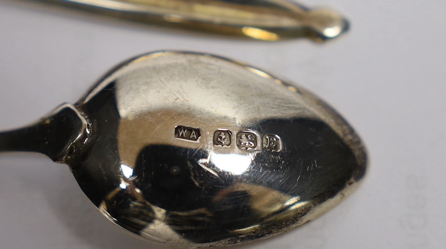 A cased set of six silver coffee spoons, Birmingham 1929, 38 grams